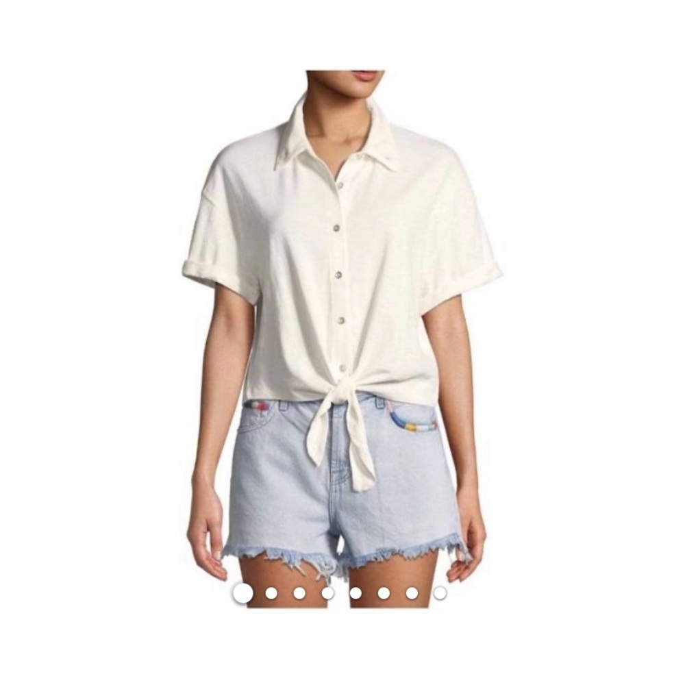Splendid tie hem button front top.   NWT